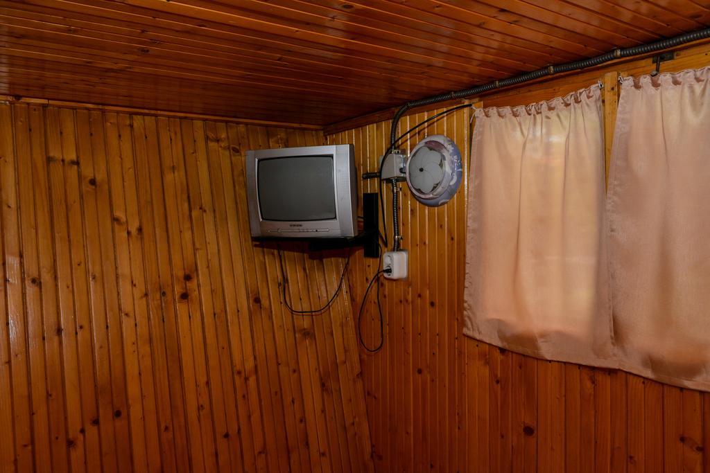 Camping Robinson Country Club Oradea Bilik gambar