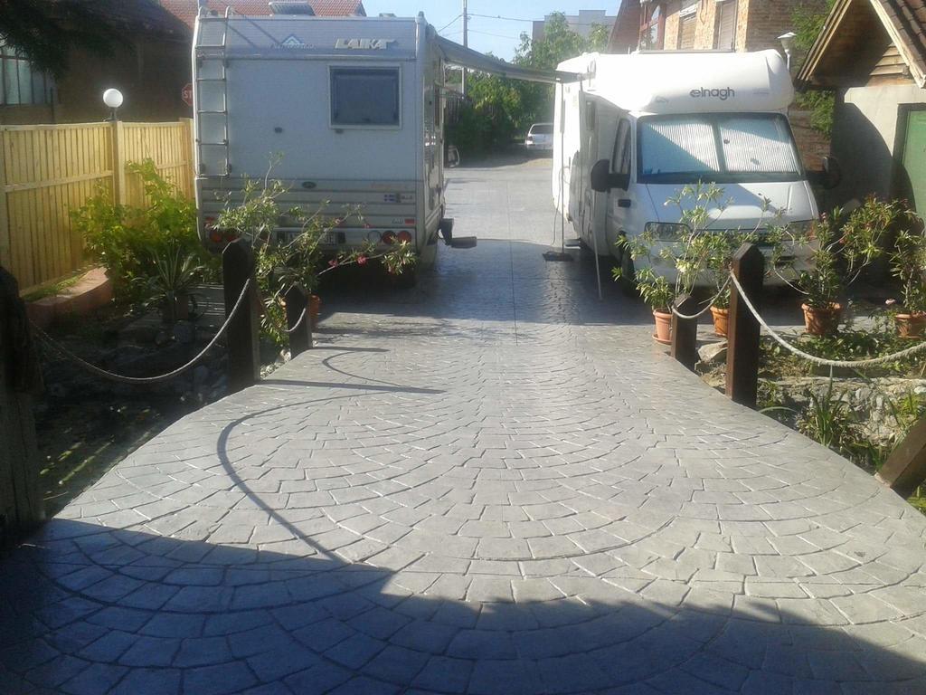 Camping Robinson Country Club Oradea Luaran gambar