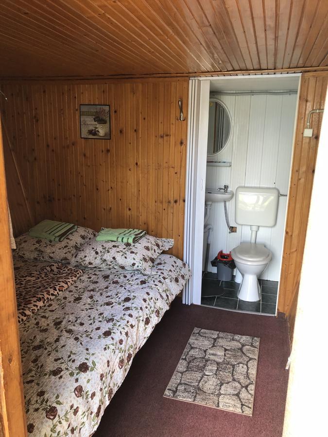 Camping Robinson Country Club Oradea Luaran gambar