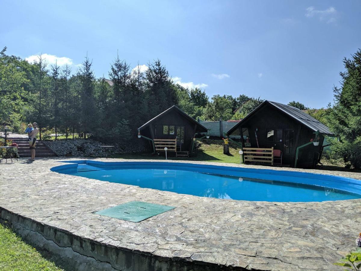 Camping Robinson Country Club Oradea Luaran gambar